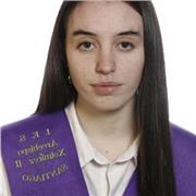 Soy estudiante de 20 años del grado en Economía. Me encanta trabajar con niños y tengo mucha paciencia. Me adapto a sus ritmos